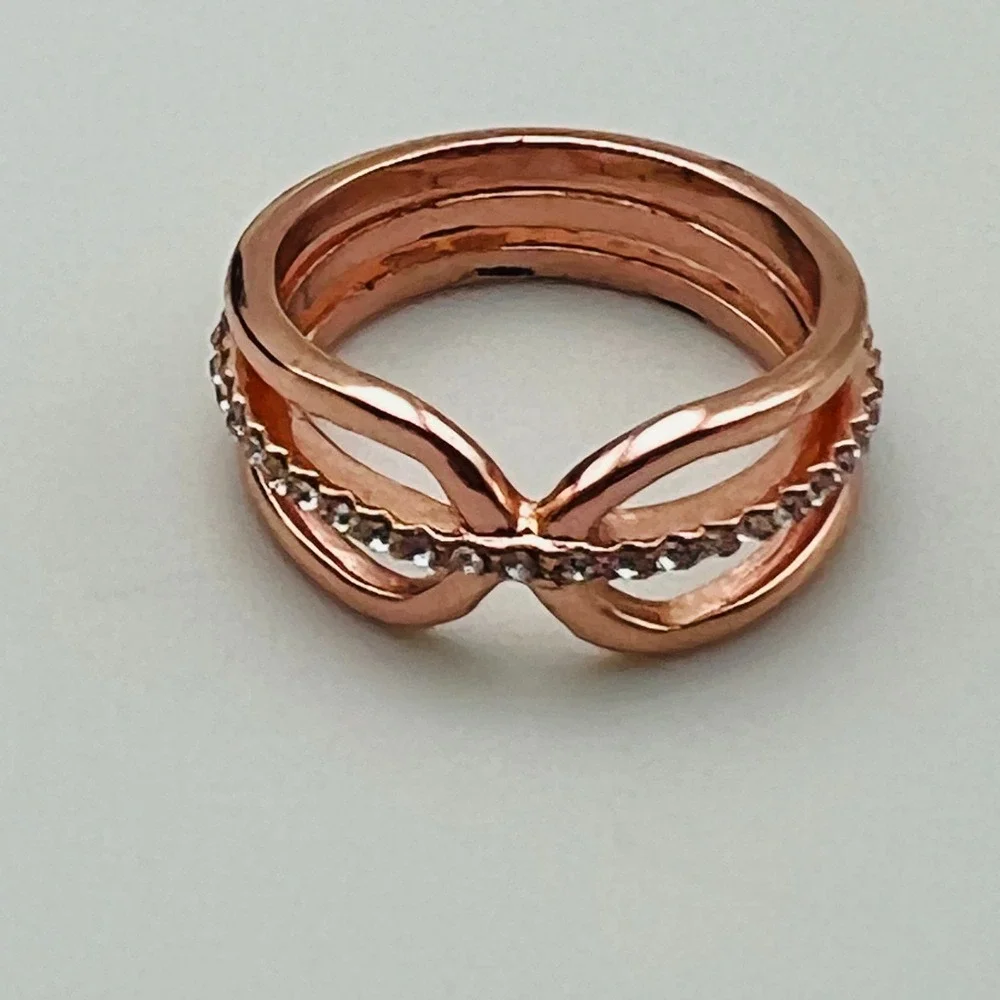 Rose Gold Tone Ring Band Size 7 Criss Cross Crystal Accent Classic Style